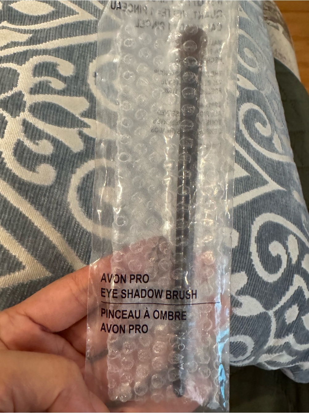 Avon Pro Eye Shadow Brush - Black Handle